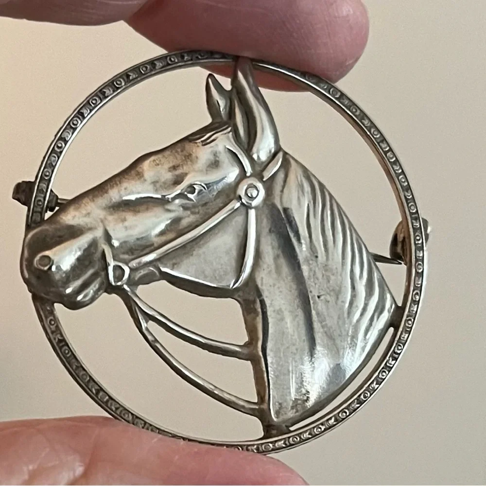STERLING SILVER HORSE HEAD BROOCH VINTAGE FINE DETAIL! STUNNING!! - Picture 2 of 6